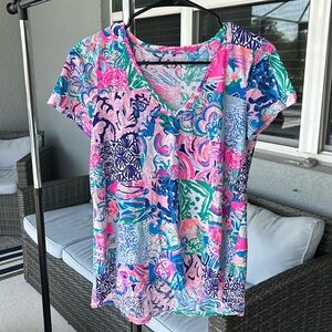 Lilly Pulitzer Size Small V-neck tee